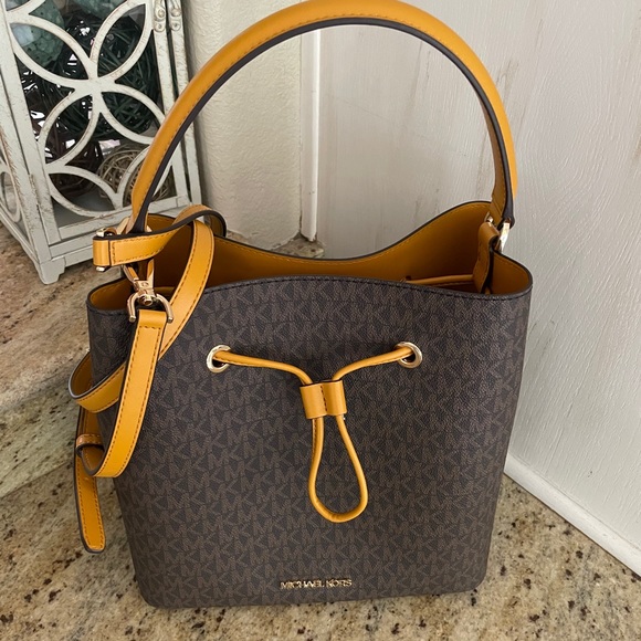 New 💝 Mk logo shoulder bag - Picture 3 of 10